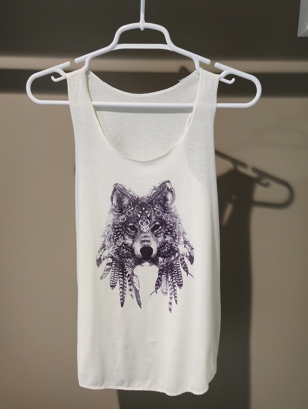 Off White Tank Top with Detailed Wolf Graphic - Small